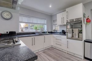 Kitchen/Diner- click for photo gallery